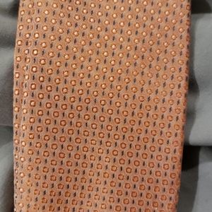 Light salmon silk tie